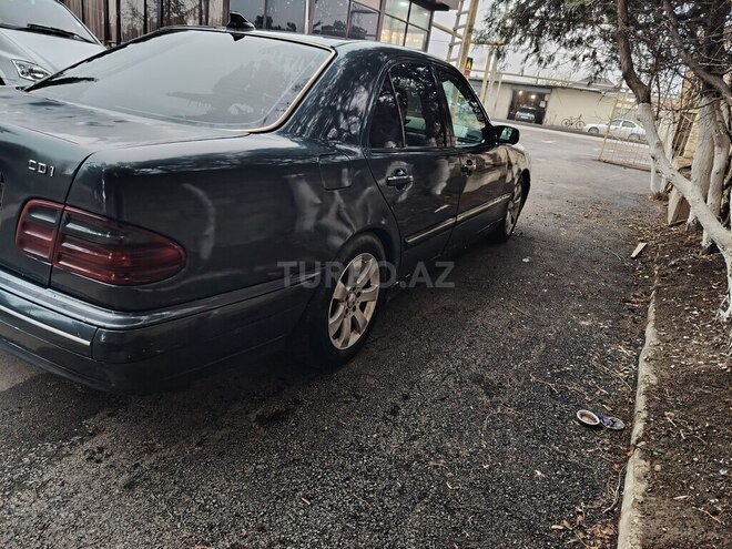 Mercedes E 220 1999, 395,918 km - 2.2 l - Bakı