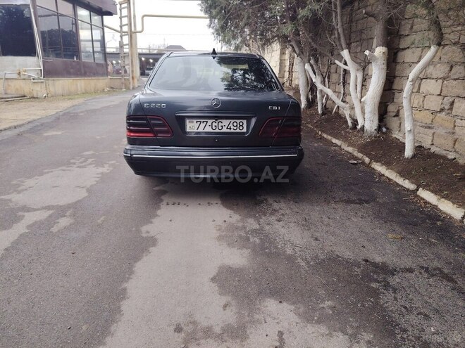 Mercedes E 220 1999, 395,918 km - 2.2 l - Bakı
