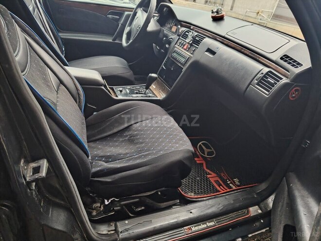 Mercedes E 220 1999, 395,918 km - 2.2 l - Bakı