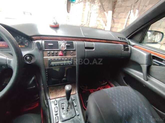 Mercedes E 220 1999, 395,918 km - 2.2 l - Bakı