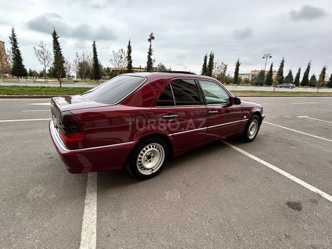 Mercedes C 220 1999, 458,000 km - 2.2 l - Sumqayıt