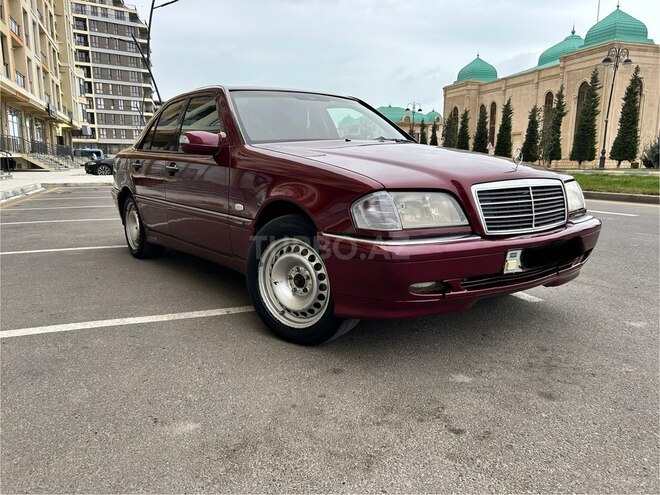 Mercedes C 220 1999, 458,000 km - 2.2 l - Sumqayıt
