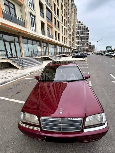 Mercedes C 220 1999, 458,000 km - 2.2 l - Sumqayıt