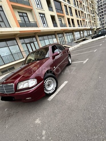 Mercedes C 220 1999, 458,000 km - 2.2 l - Sumqayıt