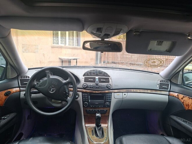 Mercedes E 220 2002, 421,585 km - 2.2 l - Qazax