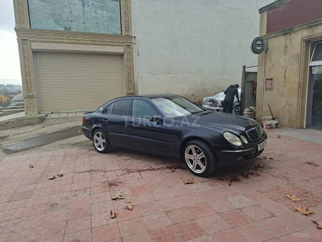 Mercedes E 220 2002, 421,585 km - 2.2 l - Qazax