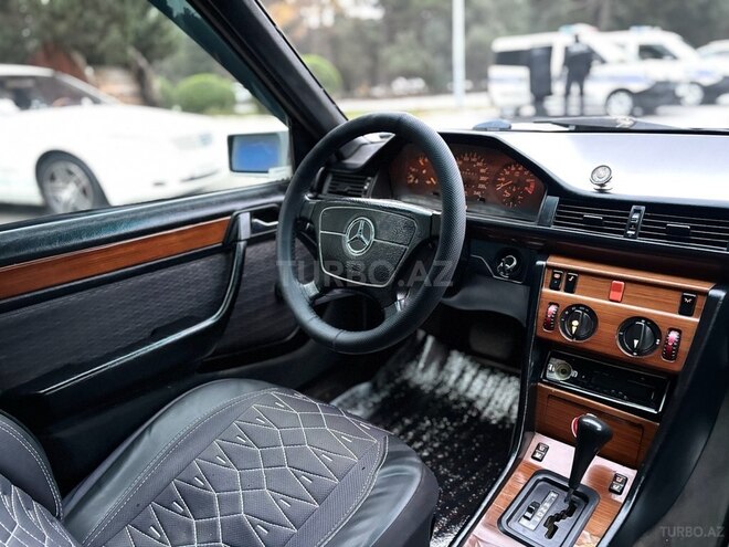 Mercedes 220 E 1993, 216,200 km - 2.2 l - Bakı