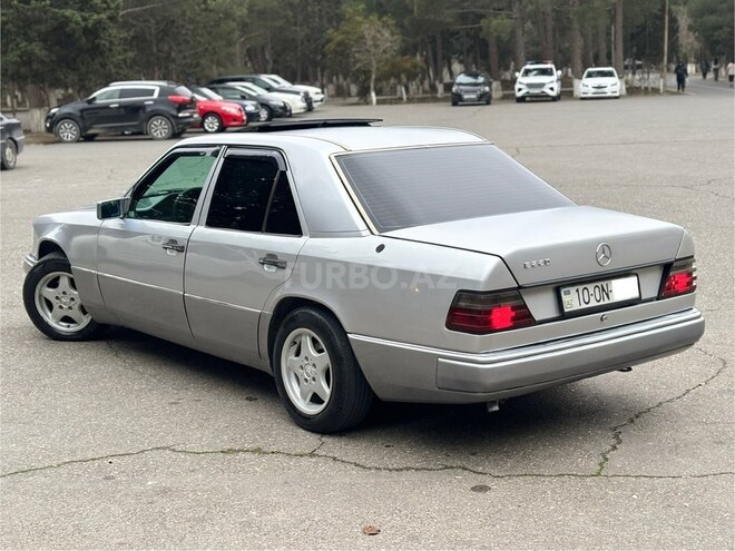 Mercedes 220 E 1993, 216,200 km - 2.2 l - Bakı