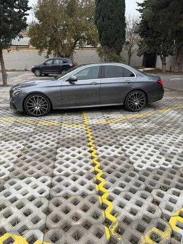 Mercedes E 220 d 2018, 184,200 km - 2.0 l - Bakı