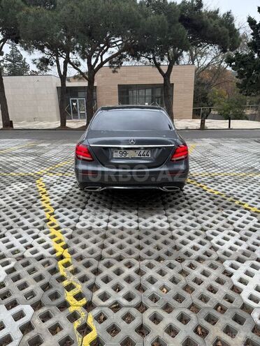 Mercedes E 220 d 2018, 184,200 km - 2.0 l - Bakı
