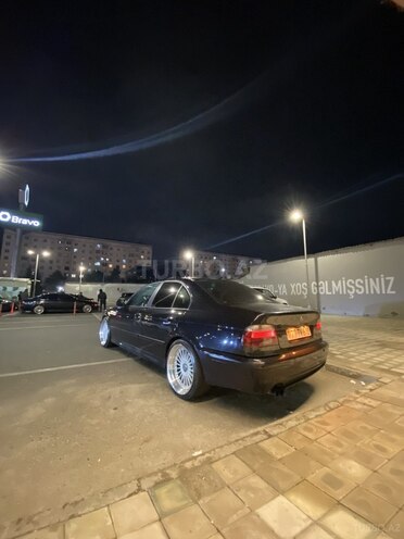 BMW 530 2001, 390,000 km - 3.0 l - Sumqayıt