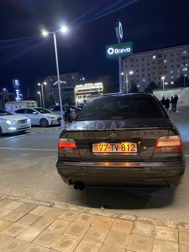 BMW 530 2001, 390,000 km - 3.0 l - Sumqayıt