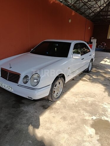 Mercedes E 240 1998, 322,000 km - 2.4 l - Şəki