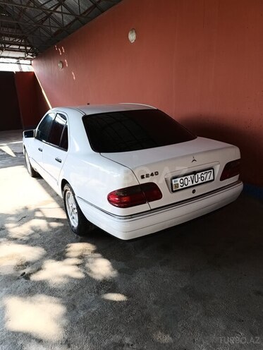 Mercedes E 240 1998, 322,000 km - 2.4 l - Şəki