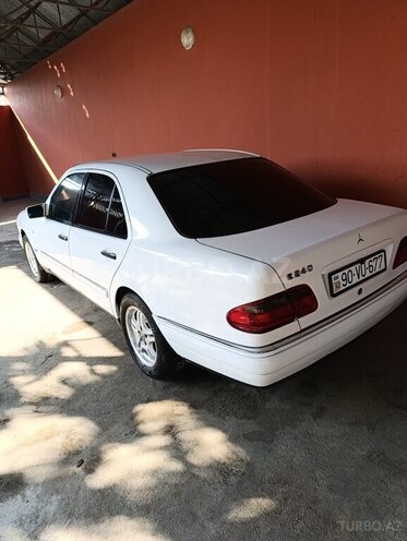 Mercedes E 240 1998, 322,000 km - 2.4 l - Şəki