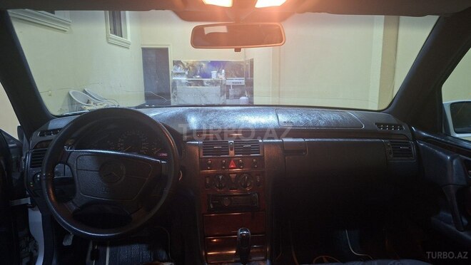 Mercedes E 230 1997, 287,000 km - 2.3 l - Gəncə