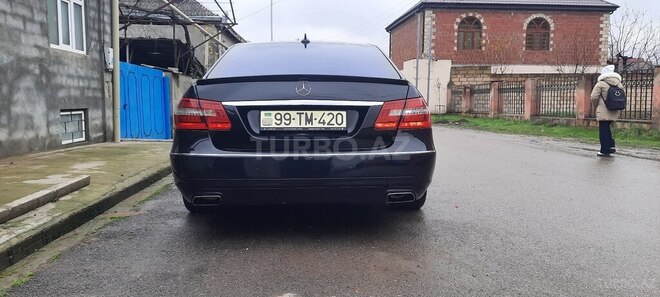 Mercedes E 200 2012, 300,000 km - 1.8 l - Quba