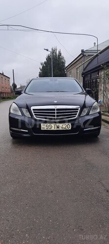 Mercedes E 200 2012, 300,000 km - 1.8 l - Quba