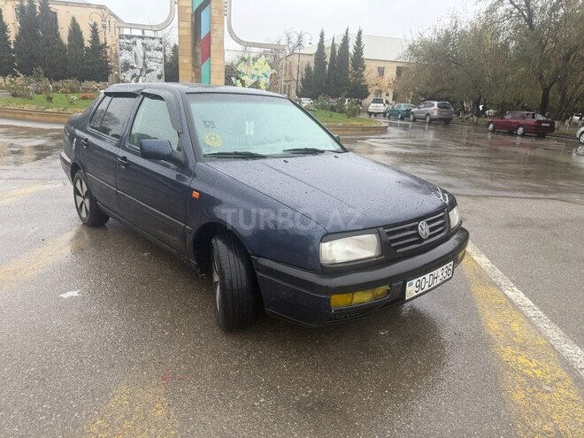 Volkswagen Vento 1994, 324,000 km - 1.8 l - Sumqayıt