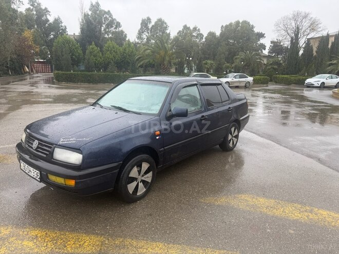 Volkswagen Vento 1994, 324,000 km - 1.8 l - Sumqayıt