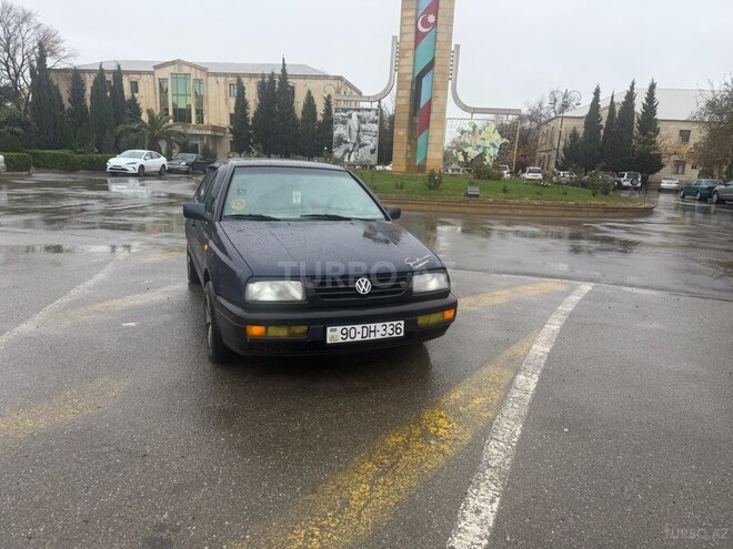Volkswagen Vento 1994, 324,000 km - 1.8 l - Sumqayıt