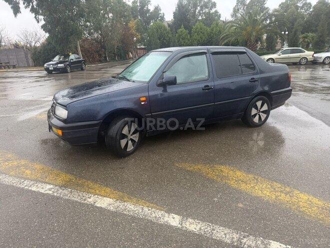 Volkswagen Vento 1994, 324,000 km - 1.8 l - Sumqayıt