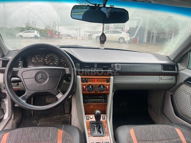 Mercedes E 220 1995, 359,546 km - 2.2 l - Bakı