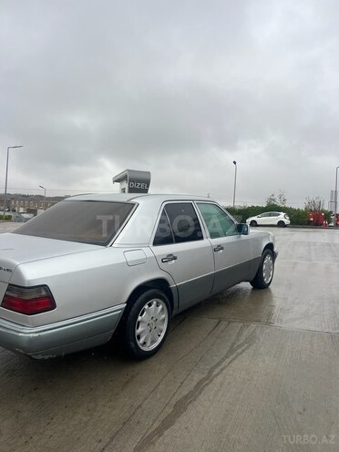 Mercedes E 220 1995, 359,546 km - 2.2 l - Bakı