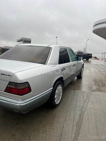 Mercedes E 220 1995, 359,546 km - 2.2 l - Bakı