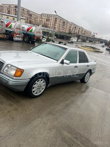 Mercedes E 220 1995, 359,546 km - 2.2 l - Bakı