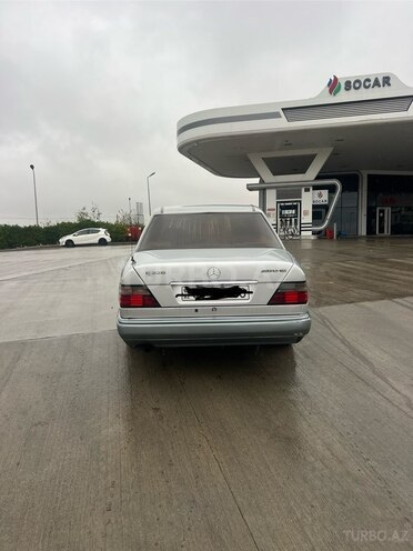 Mercedes E 220 1995, 359,546 km - 2.2 l - Bakı