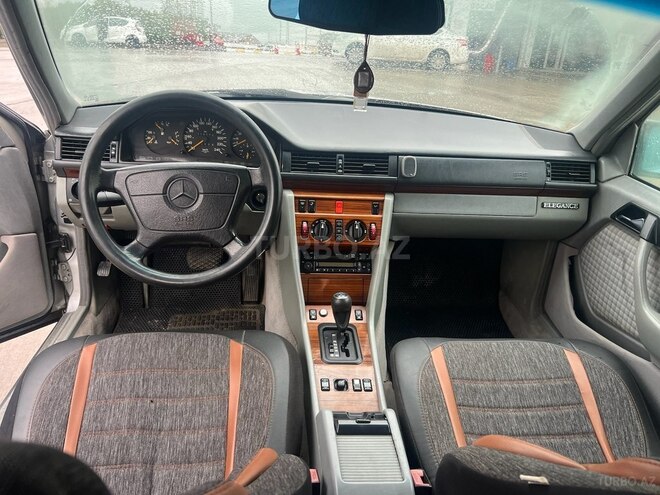 Mercedes E 220 1995, 359,546 km - 2.2 l - Bakı