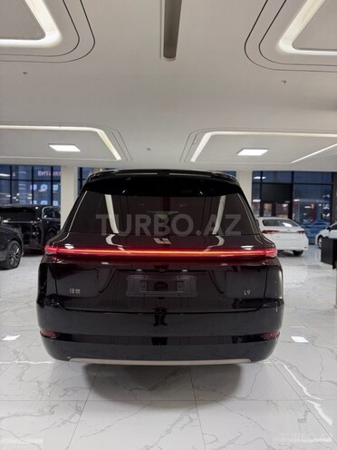 Li Auto L9-3