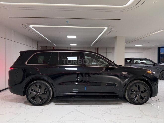Li Auto L9-4