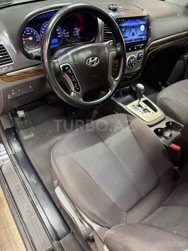 Hyundai Santa Fe-18