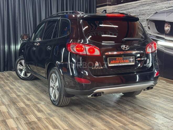 Hyundai Santa Fe-13