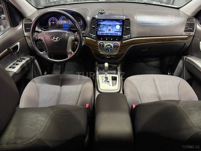 Hyundai Santa Fe-15