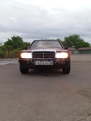 Mercedes 190 1986, 450,000 km - 2.0 l - Lənkəran