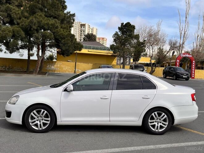 Volkswagen Jetta-2