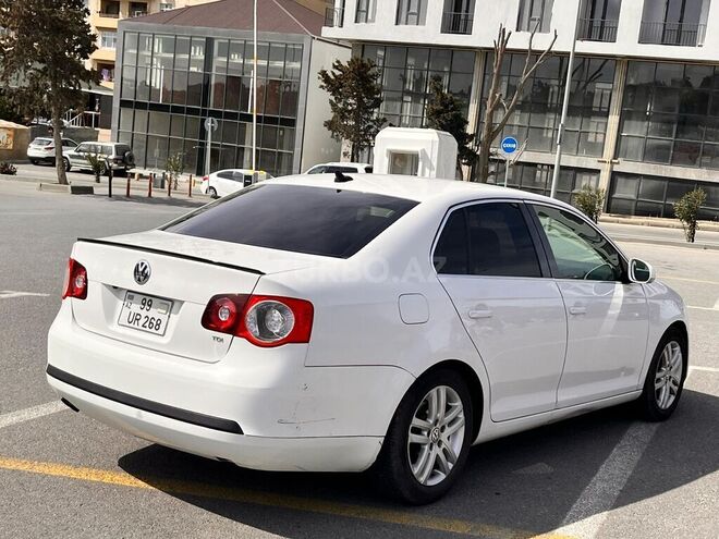 Volkswagen Jetta-5