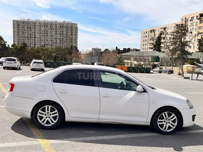 Volkswagen Jetta-4