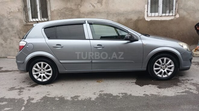 Opel Astra 2004, 215,000 km - 1.4 l - Bakı