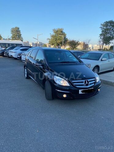 Mercedes B 180 2011, 104,000 km - 1.7 l - Bakı