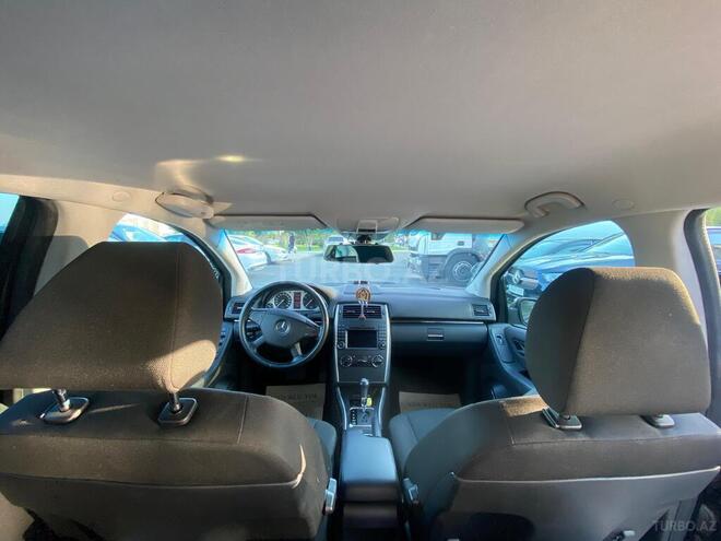 Mercedes B 180 2011, 104,000 km - 1.7 l - Bakı