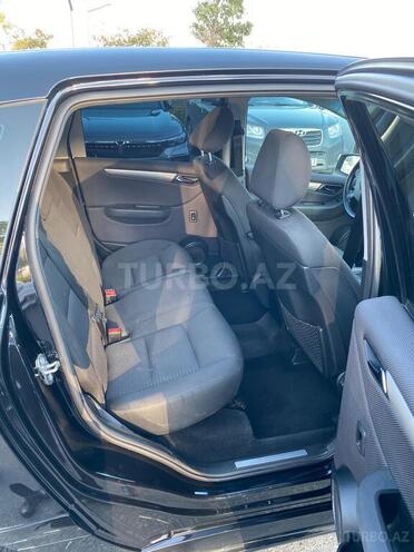 Mercedes B 180 2011, 104,000 km - 1.7 l - Bakı