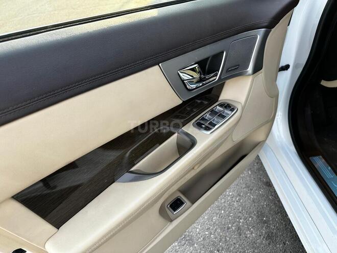 Jaguar XF 2015, 86,000 km - 2.2 l - Bakı