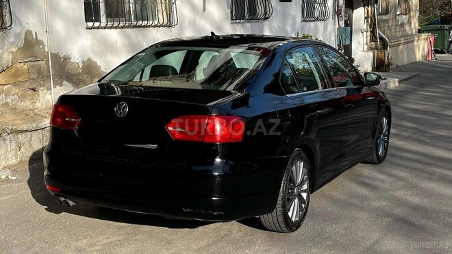 Volkswagen Jetta 2011, 366,930 km - 2.5 l - Bakı