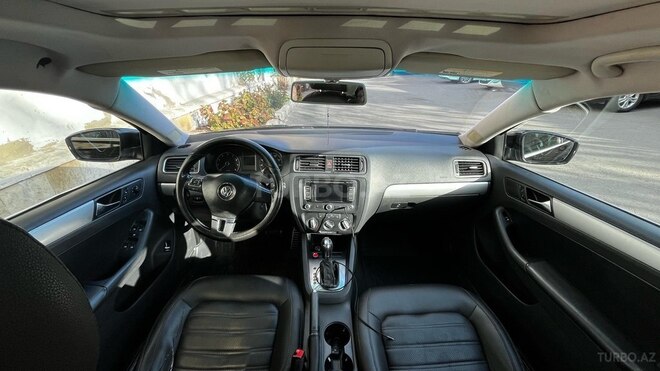 Volkswagen Jetta 2011, 366,930 km - 2.5 l - Bakı