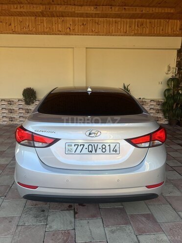 Hyundai Elantra-3