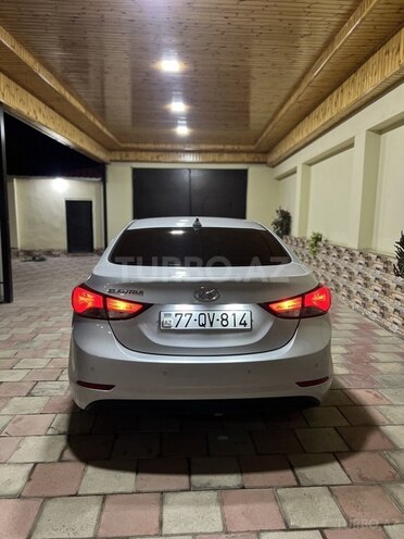 Hyundai Elantra-5